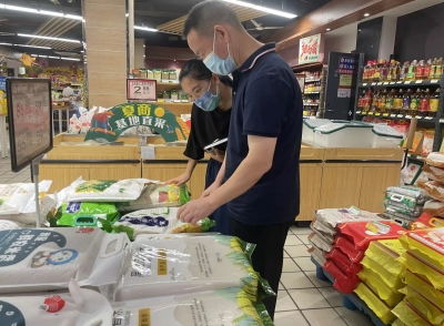 湖里区发改局积极巡查辖区内农副食品供销情况
